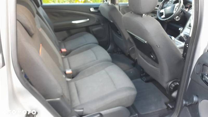 Ford Galaxy 2.0 TDCi Ghia - 7