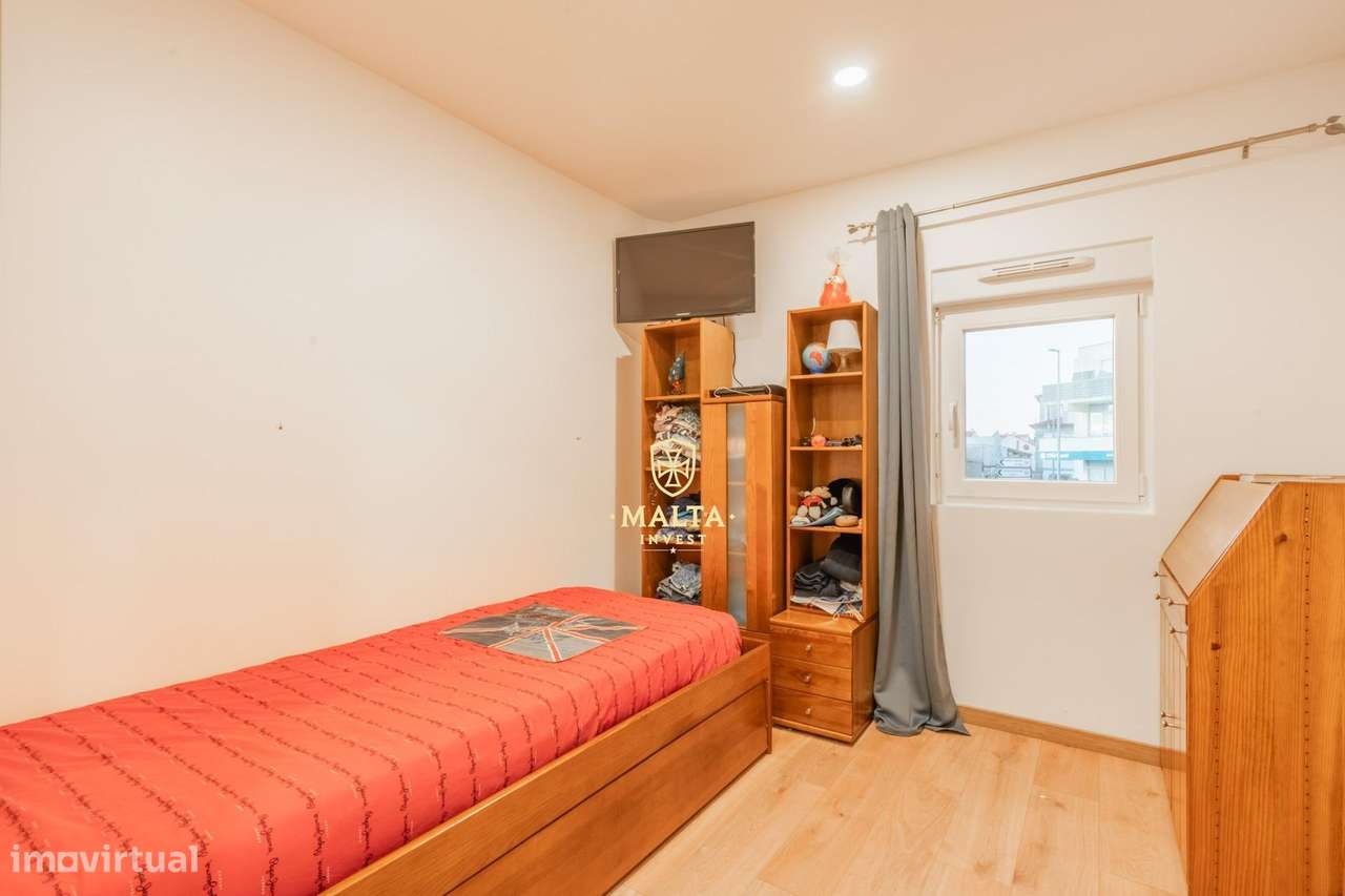 Moradia Bifamiliar com 3 Pisos no Centro de Fão – Esposende-17