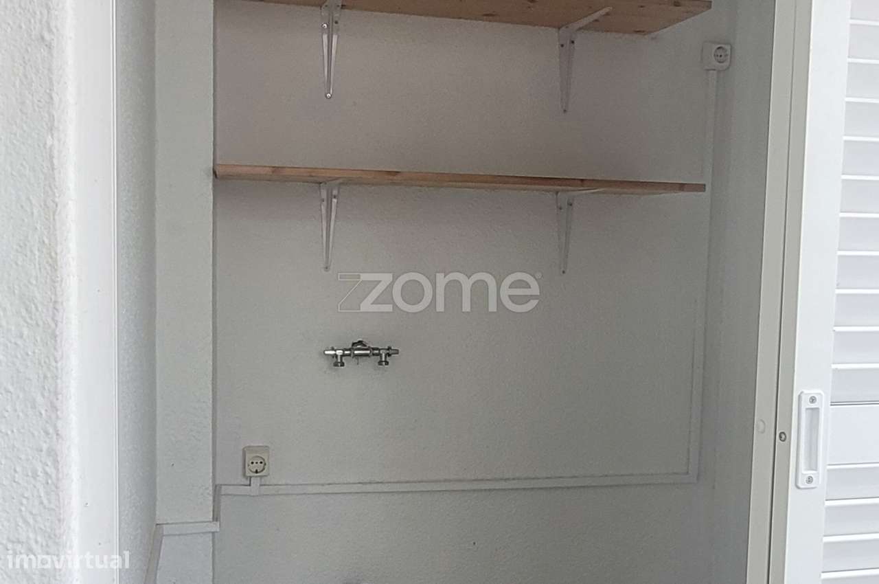 Excelente Apartamento T1 Monte Abraão com Vista Serra - Grande imagem: 4/13