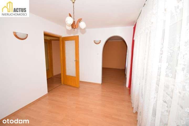 Dom Dz. 19 ar, Komis-warsztat sam.-10