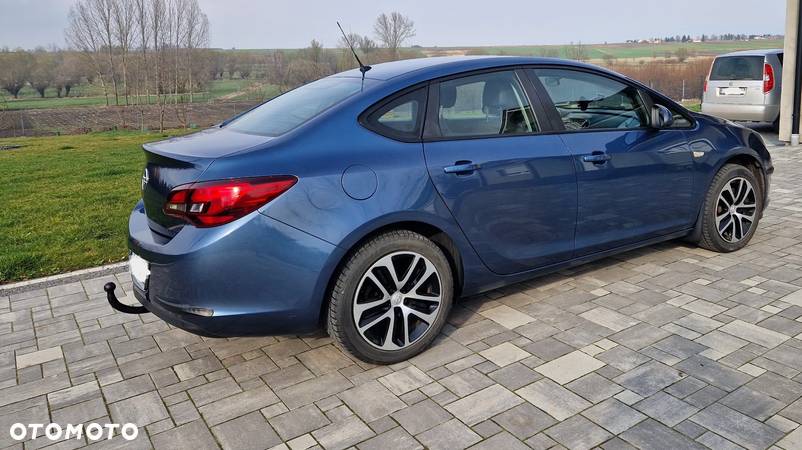 Opel Astra IV 1.6 Business - 3
