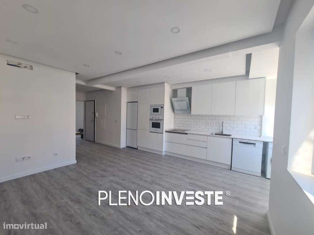 T2 Totalmente Remodelado com Varanda nas Paivas-19