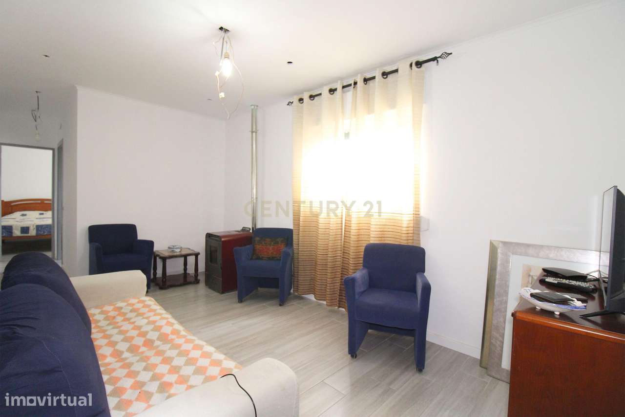 Quinta com Moradia Bi-familiar, construída num lote de 7.500 m2, em Pa-7