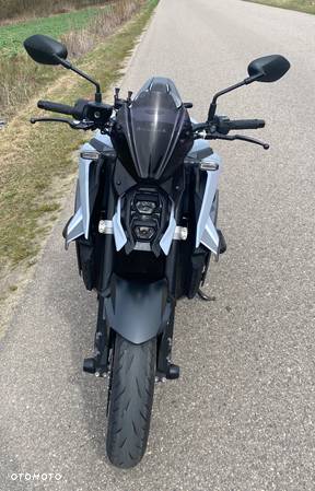 Suzuki GSX 1000 - 8