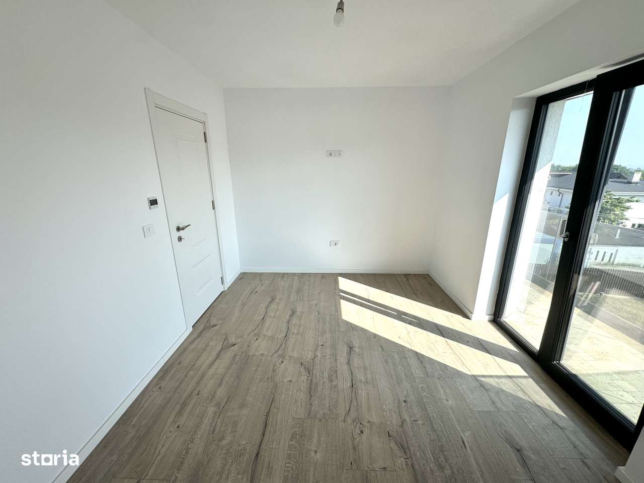 BECI! ASFALT! CANALIZARE! Încălz în pard! Vila 4 camere Bucium-Barnova - Imagine principală: 5/12