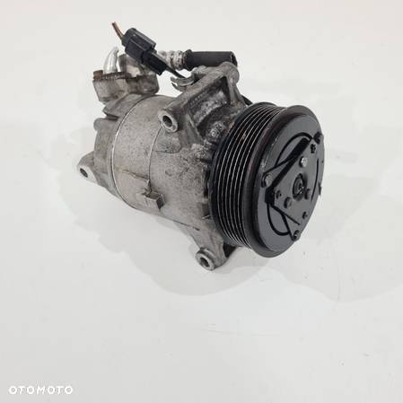 Kompresor klimatyzacji DELPHI 8200669284 RENAULT MEGANE III MEGANE II 2.0 - 5