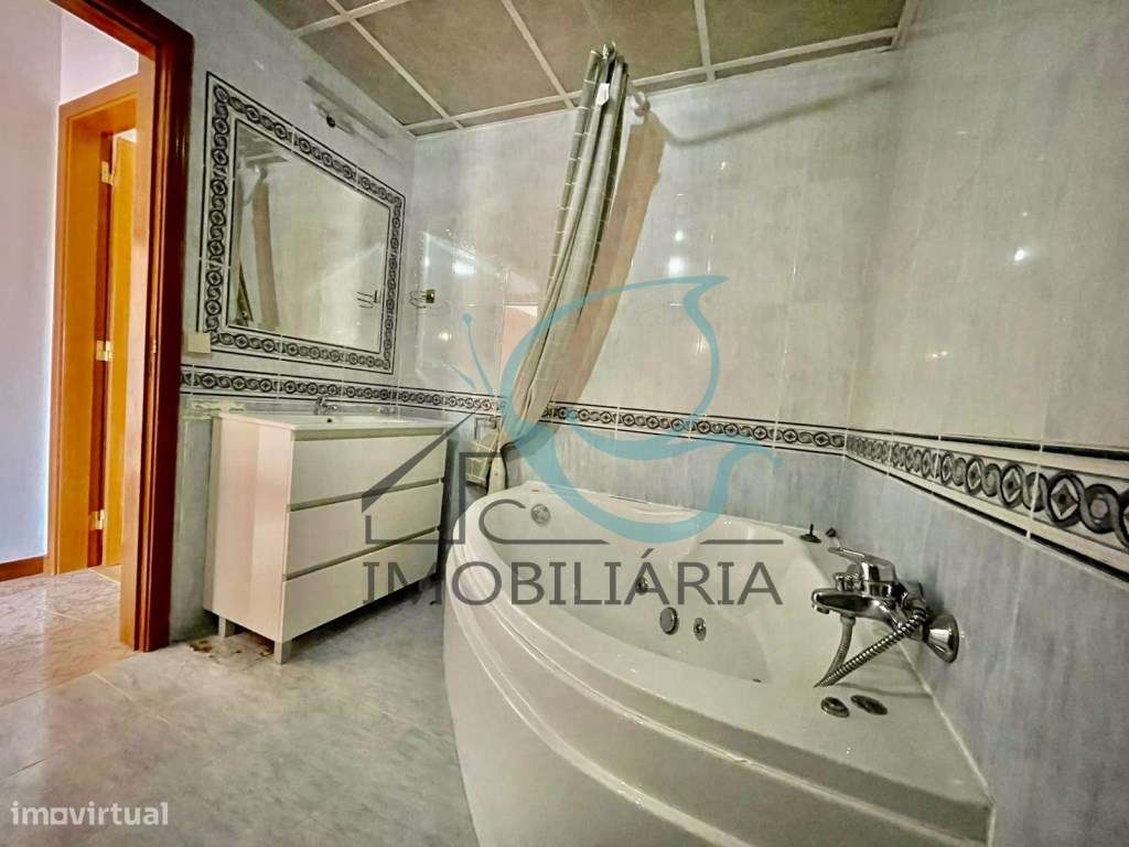 Excelente Apartamento T3 em Setúbal-16