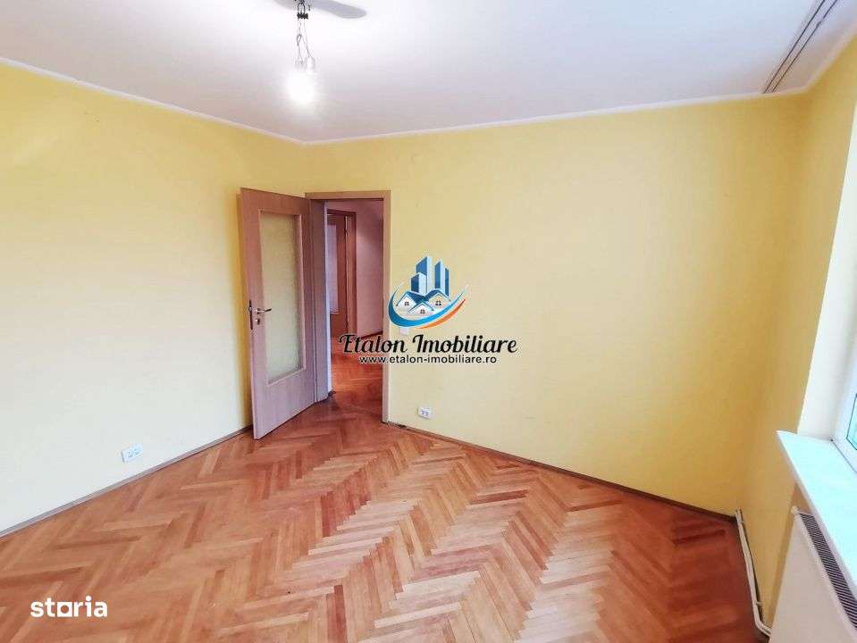Apartament 3 camere decomandat, etaj 1, zona Gara Piatra Neamt-4
