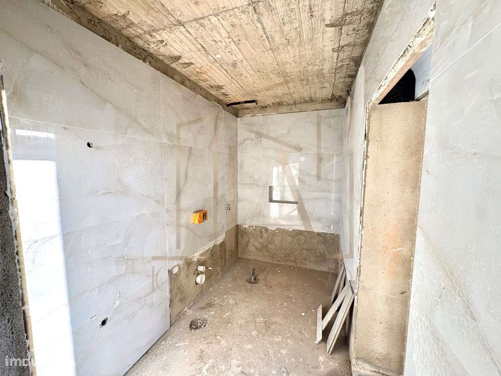 Moradia Independente T3 + 1 com 2 Suítes e piscina-14