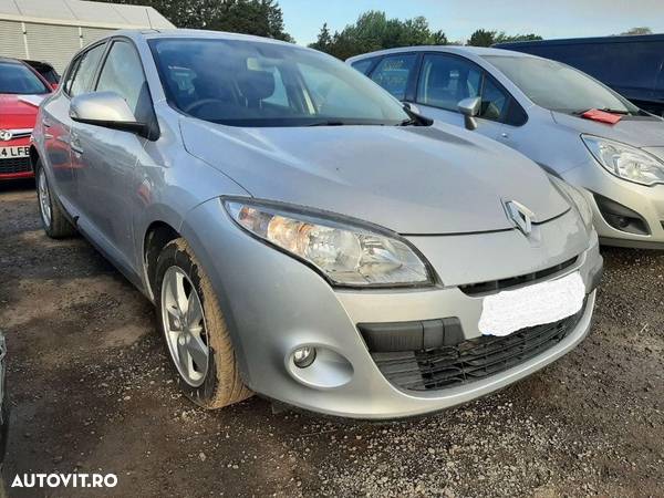 Praguri Renault Megane 3 2009 HATCHBACK 1.9 dCI - 3