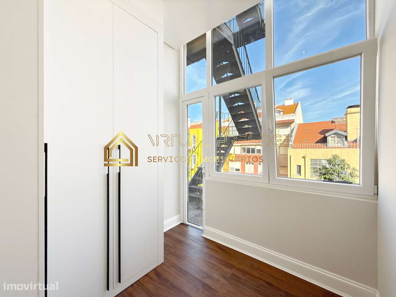 T3 Renovado com 2 Suites e Elevador na Almirante Reis-15