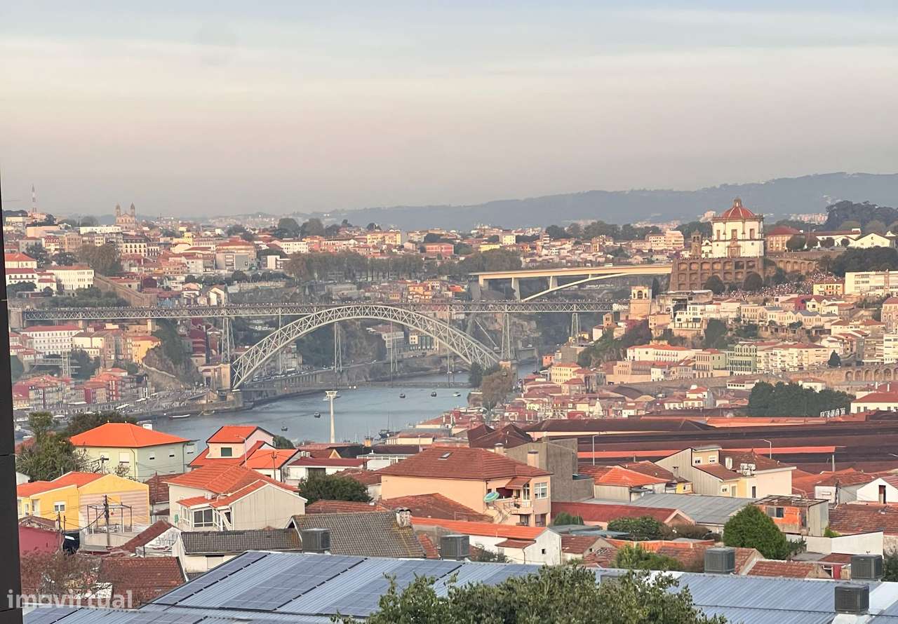 Apartamento de Luxo Mobilado com vista sobre o Rio Douro e Porto . - Grande imagem: 4/24