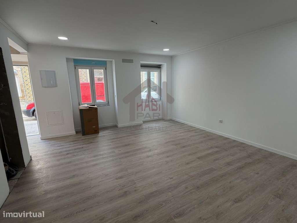 Excelente Moradia Renovada Centro Histórico de Salvaterra de Magos-12