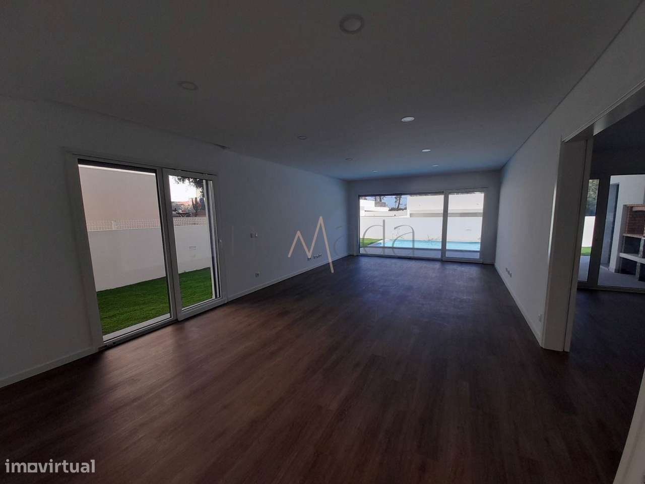 Fantástica moradia localizada no bairro de Valadares, Seixal-6