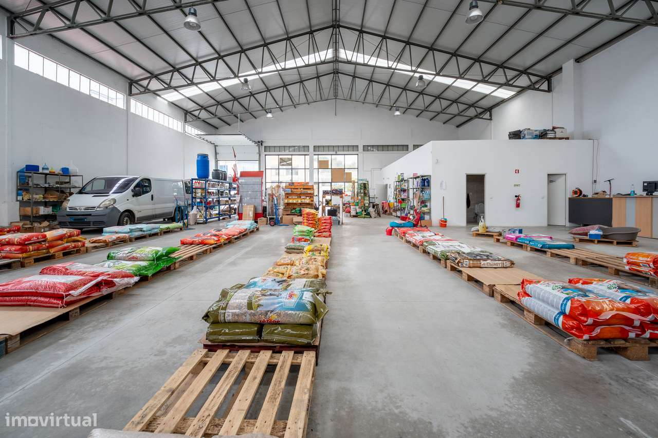 Arrenda-se Armazém - Fornos - Grande imagem: 2/5