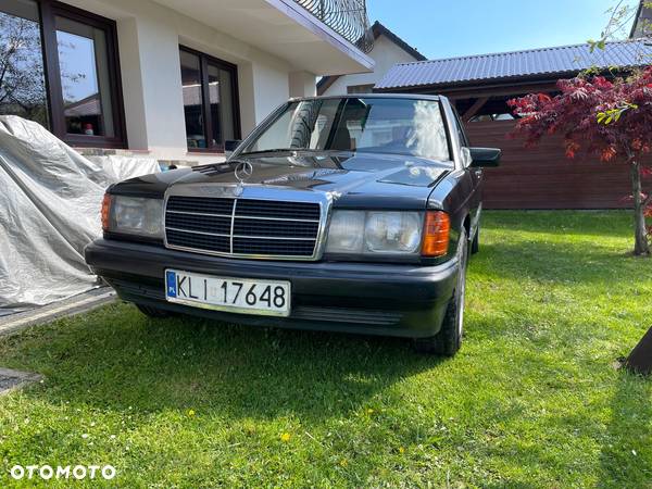 Mercedes-Benz W201 (190) - 11