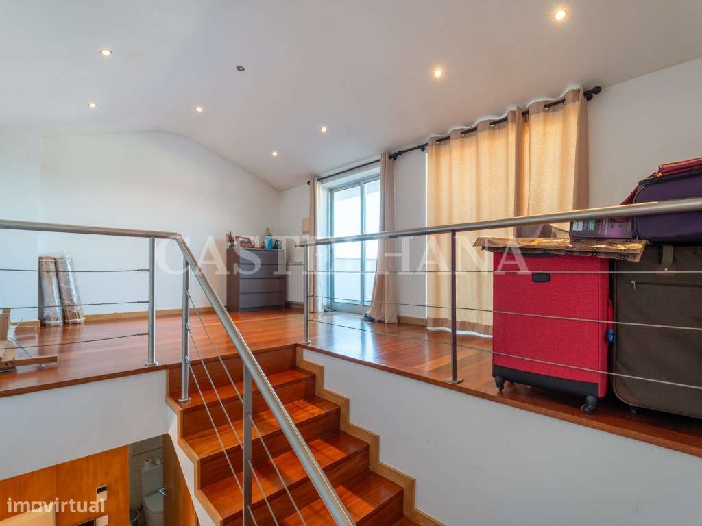 Moradia T4+1 com jardim, terraços e garagem privada, próxima a Mari...-33