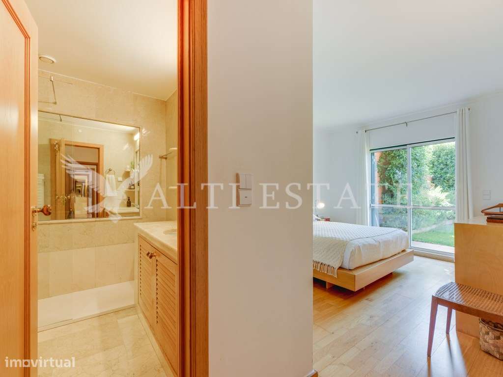 Apartamento T4 no prestigiado Monte Estoril.-20