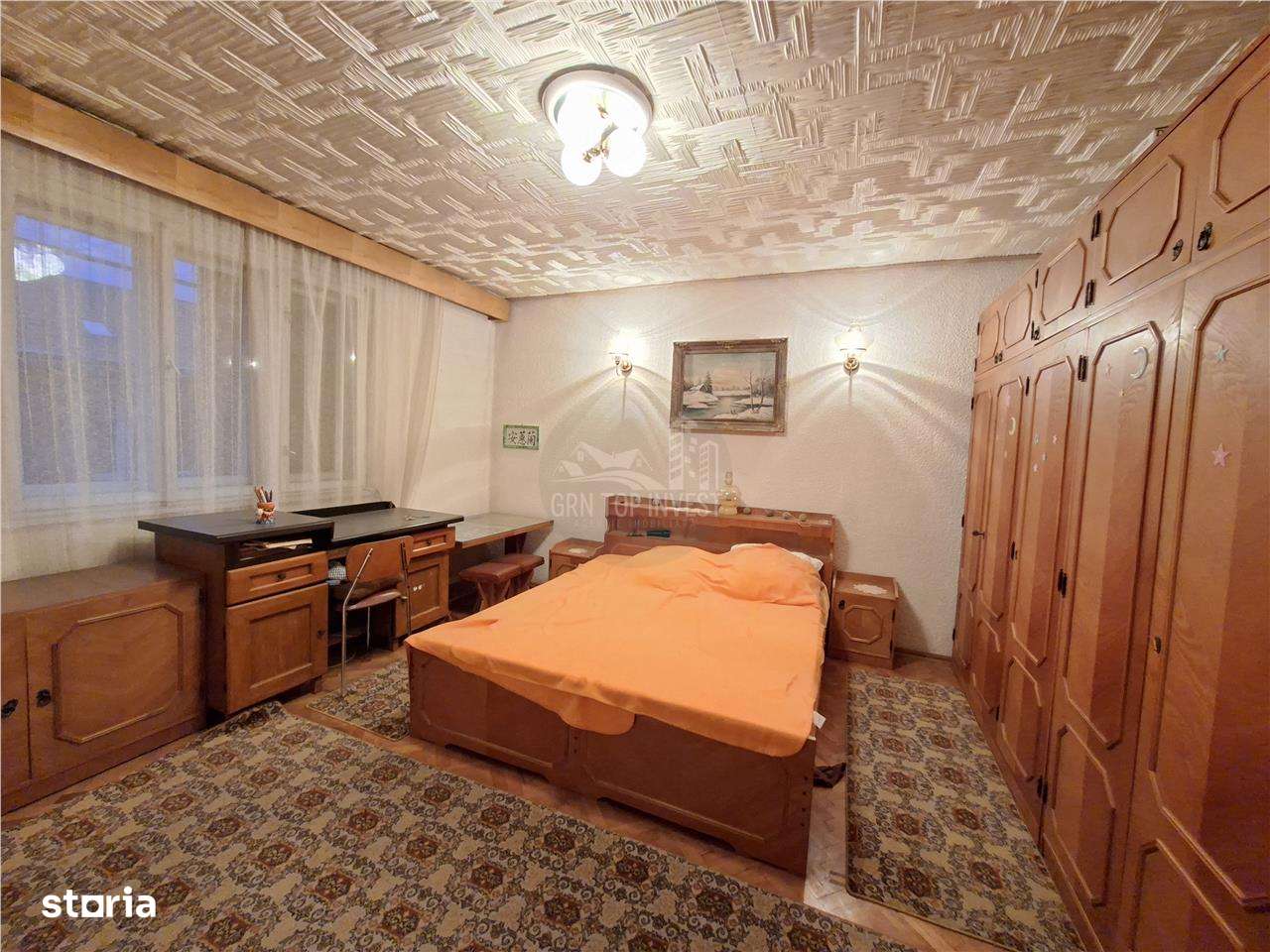 Casa 4 camere pivnita curte individuala Zona Lazaret-5