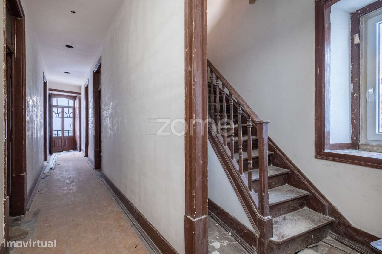 Prédio com grandes áreas no Centro de Leiria-23