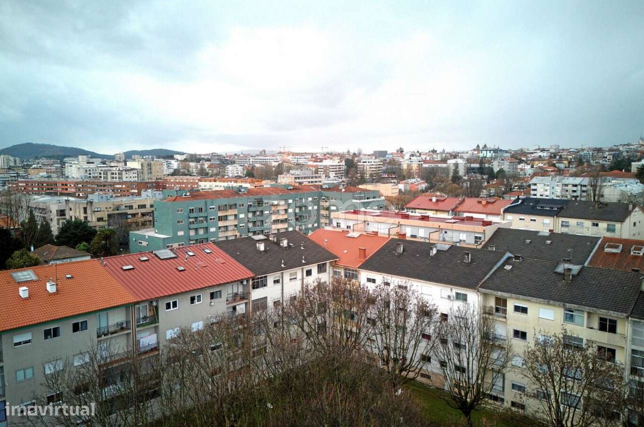 Apartamento T3 de cobertura, com terraço e garagem-15