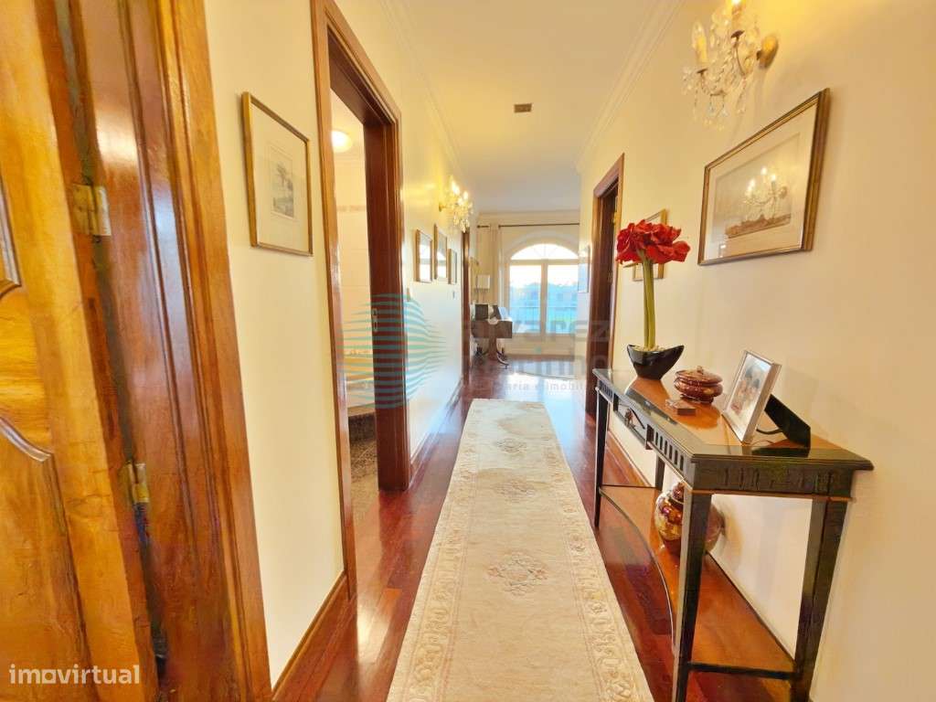 Moradia V5 com terreno com 2075m2, vista de mar-37