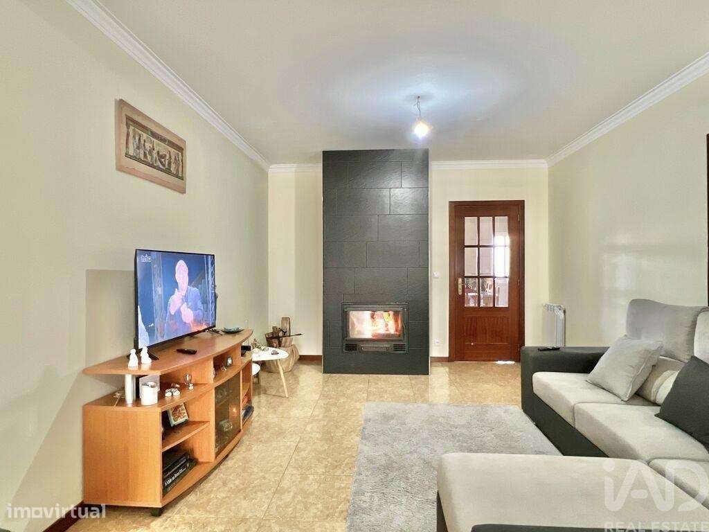 Moradia em banda T4 em Mangualde, Mesquitela e Cunha Alta de 210 m2 - Grande imagem: 4/35