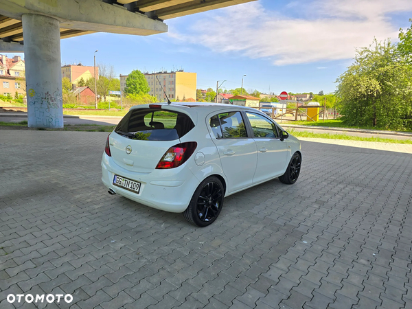 Opel Corsa 1.4 16V Color Edition - 4