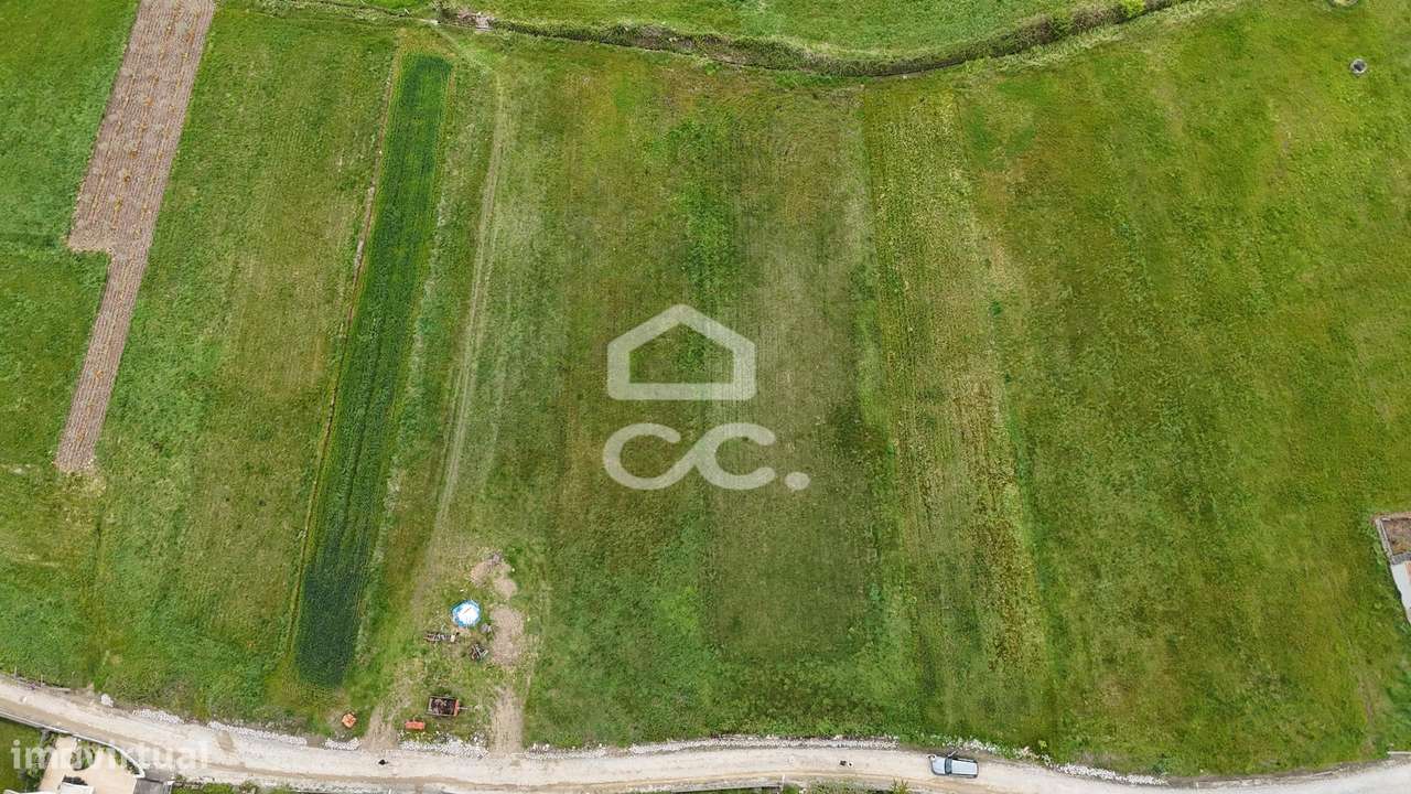 Terreno  para construção, com area para casa terrea numa aldeia tranqu - Grande imagem: 5/10