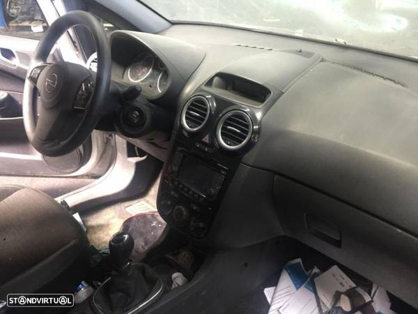 Opel Corsa D 1.3 cdti de 2014 para peças - 5