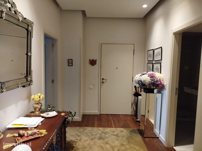 Apartamento T4 no Centro da Cidade - Como Novo!-2