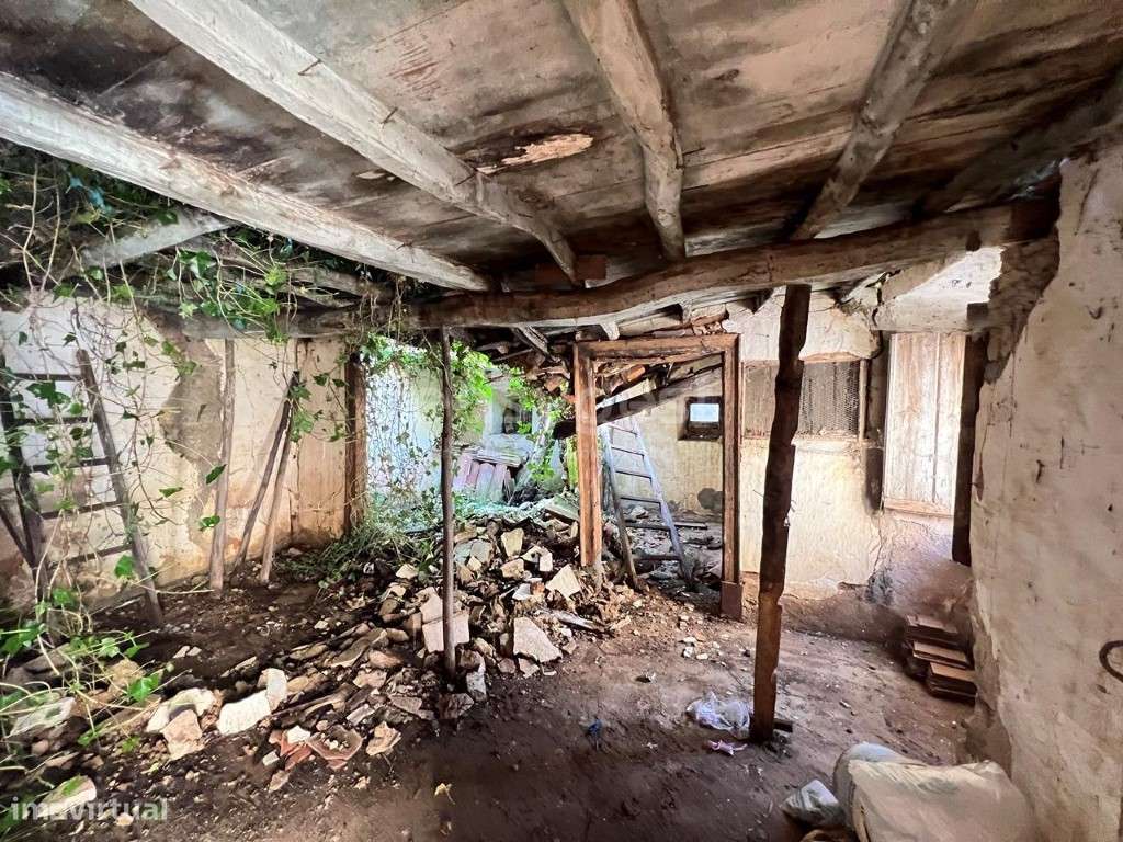 Moradia Rústica para recuperar em Sobral da Lagoa em Óbidos - Grande imagem: 4/12