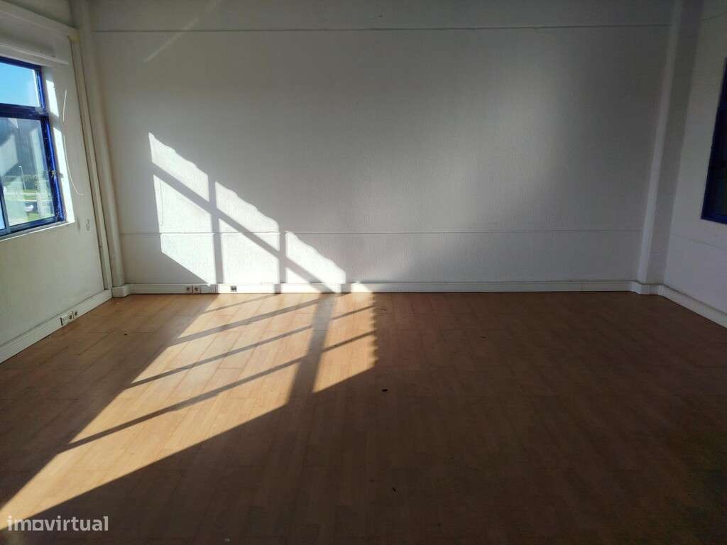 Armazém para venda em Alverca - Grande imagem: 4/4