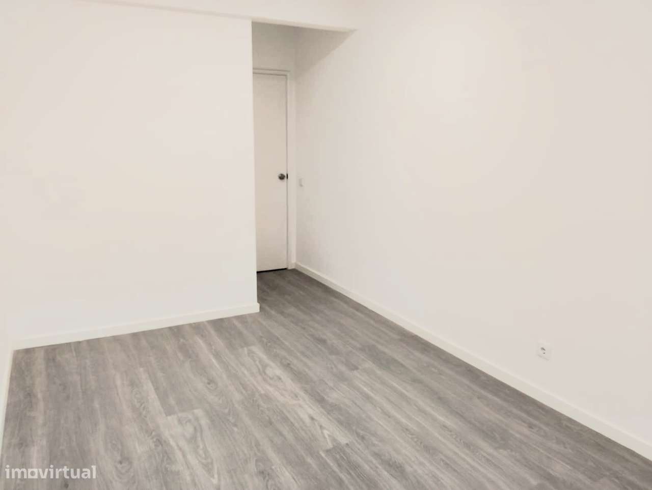 Apartamento T3 Totalmente Remodelado-9