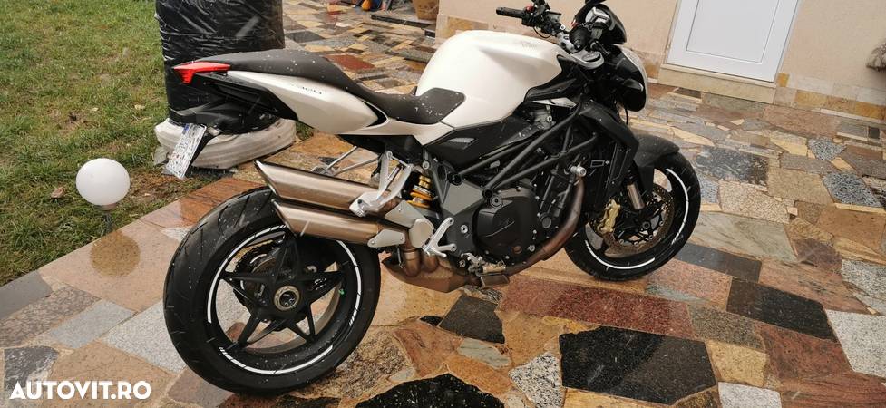 MV AGUSTA Brutale 1090 - 16