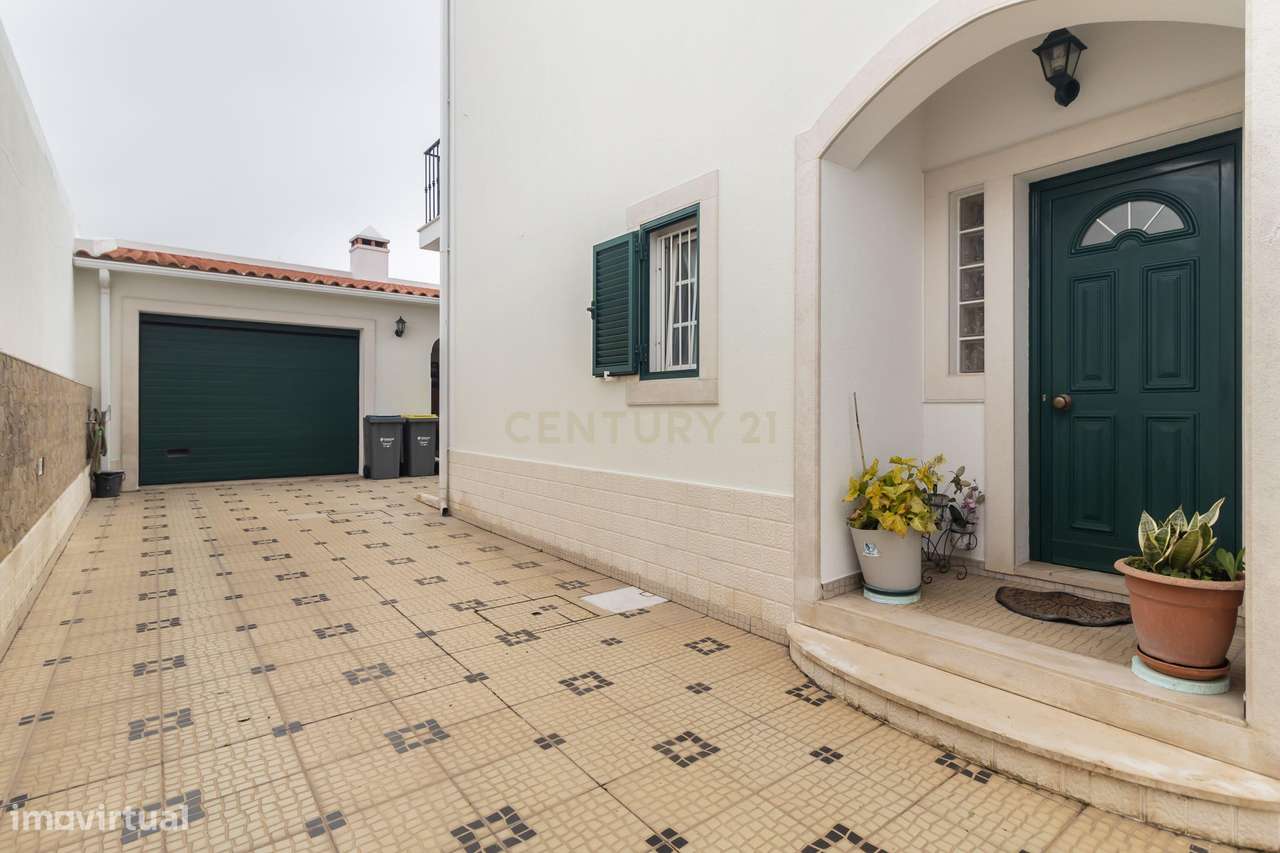 Moradia T4 Independente com garagem e jardim em Setúbal-41