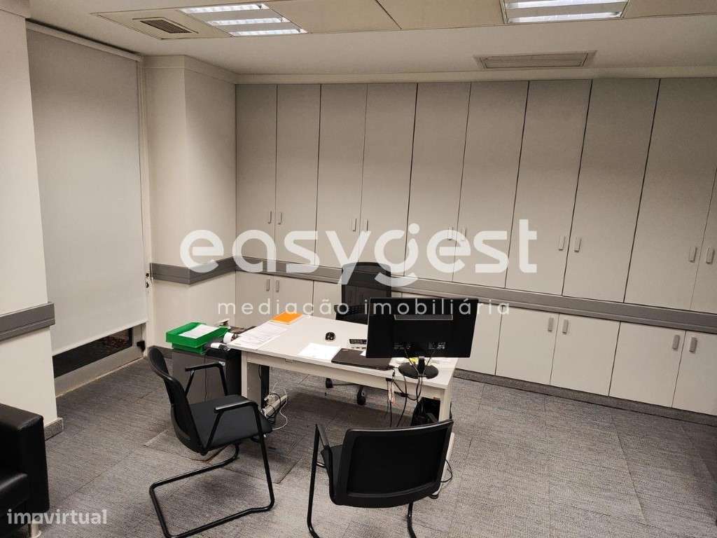 fantástica loja na Av. General Humberto Delgado em Castelo Branco - Grande imagem: 4/21