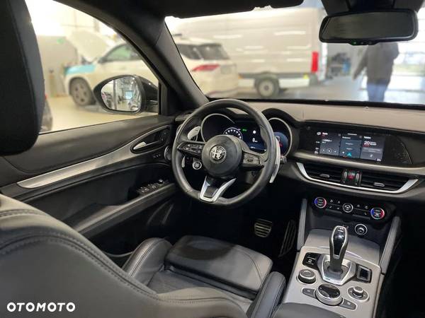 Alfa Romeo Stelvio 2.0 Turbo Veloce Q4 - 13