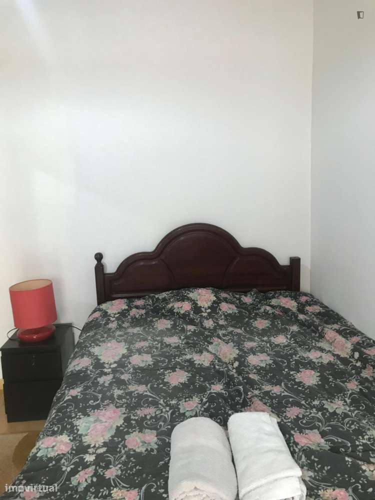 Quarto - localizado em Amadora Lisbon - Grande imagem: 5/6
