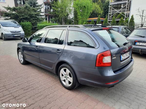 Skoda Octavia 1.8 TSI Ambiente - 10