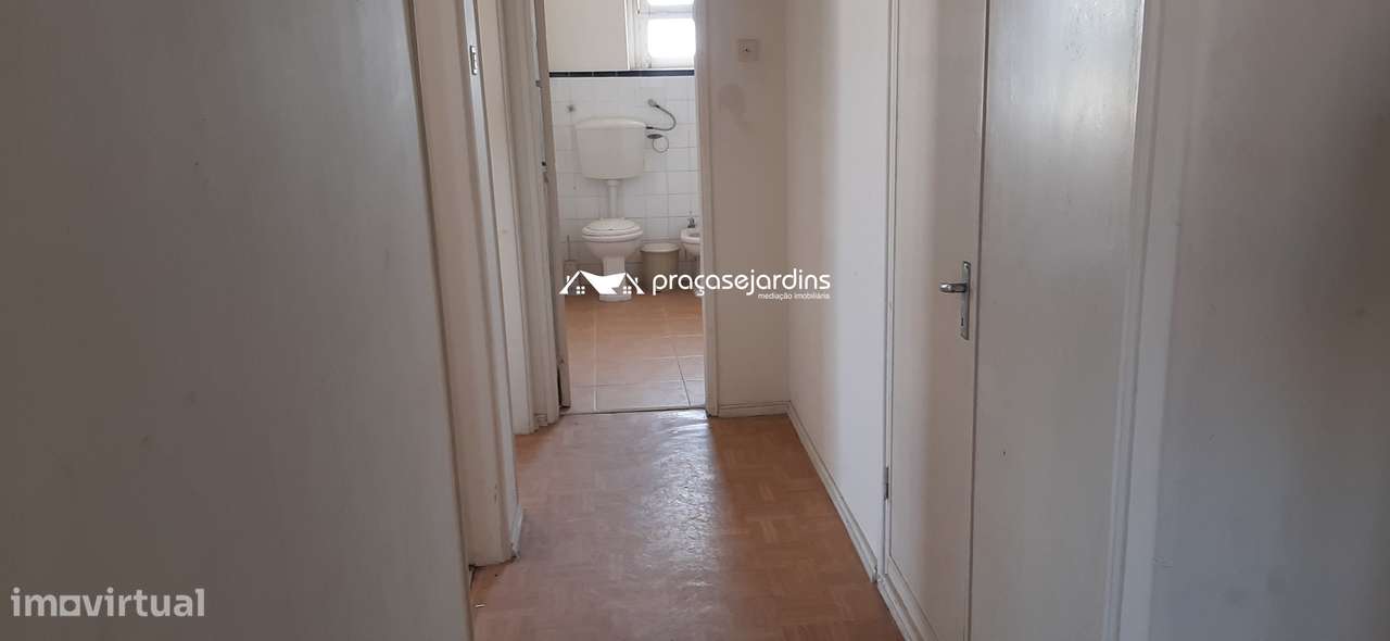 Prédio com 3 Apartamentos-18