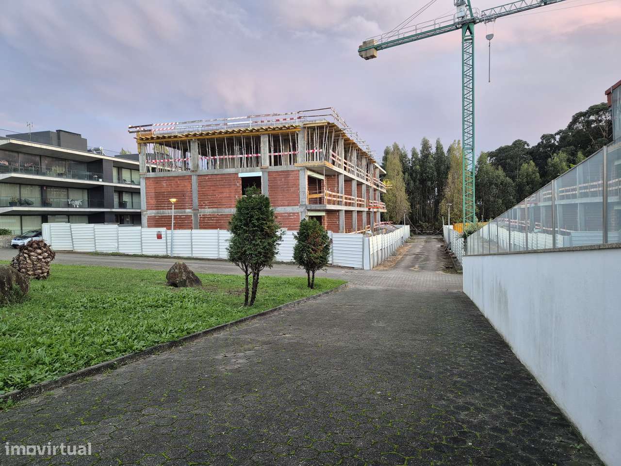 Apartamento T2 Em construção na Madalena-9