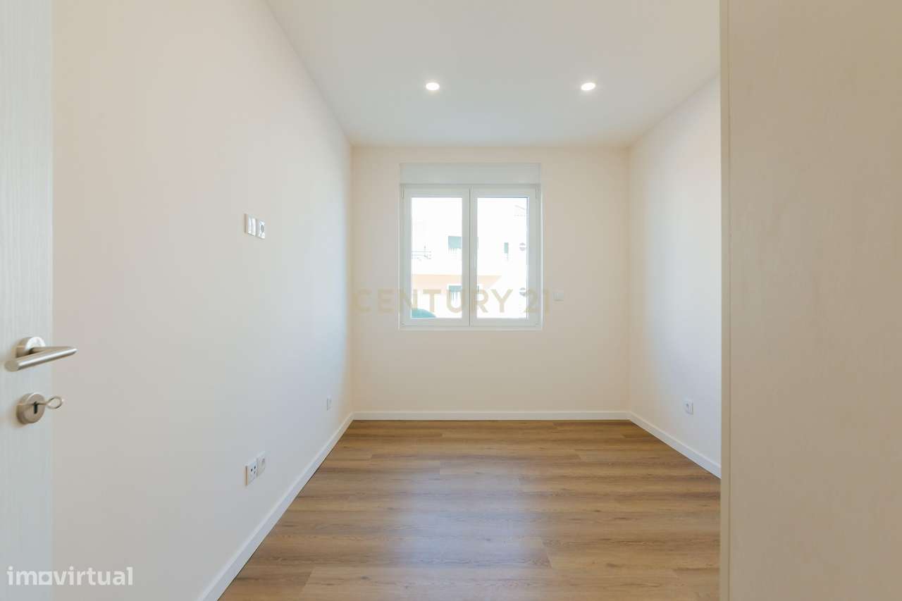Apartamento T3 moderno e espaçoso no coração do Pinhal Novo-7