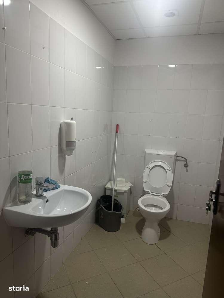 Campina - ultracentral - Spațiu comercial - 128mp - 2100 Euro/Luna - Imagine principală: 5/6