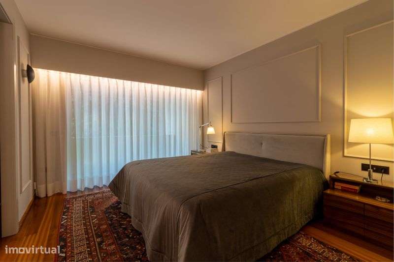 Espetacular T2 com duas frentes e varandas - Grande imagem: 5/7