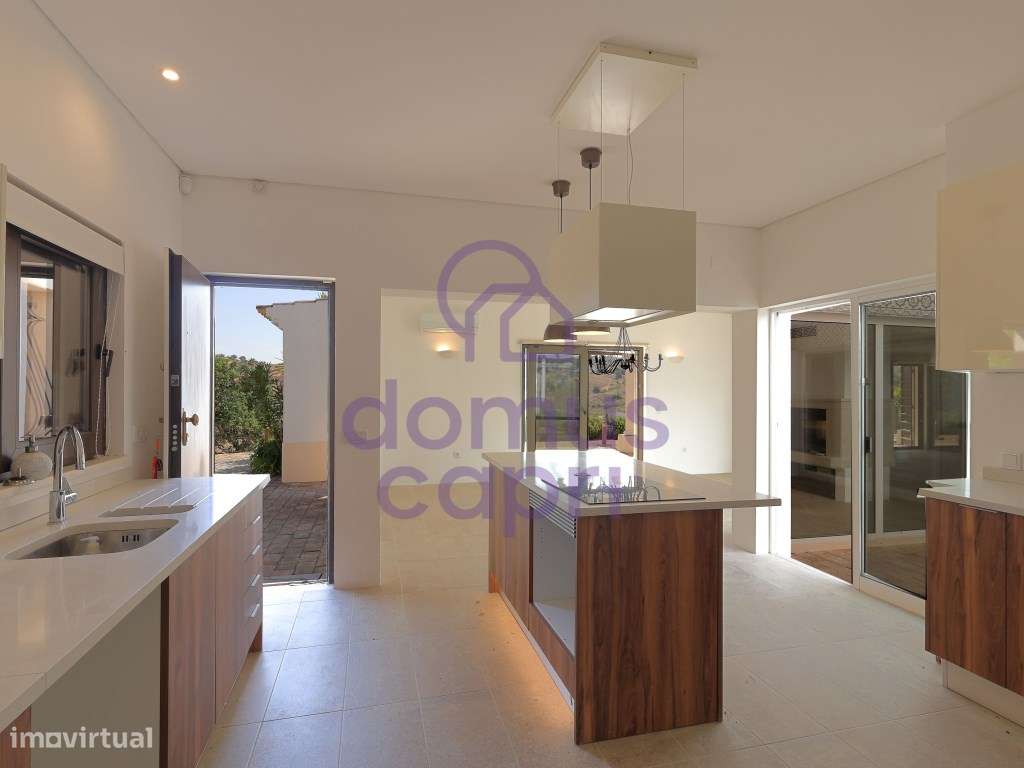 Moradia T3 com Piscina e Terreno em Porto Carvalhoso - Tavira-16