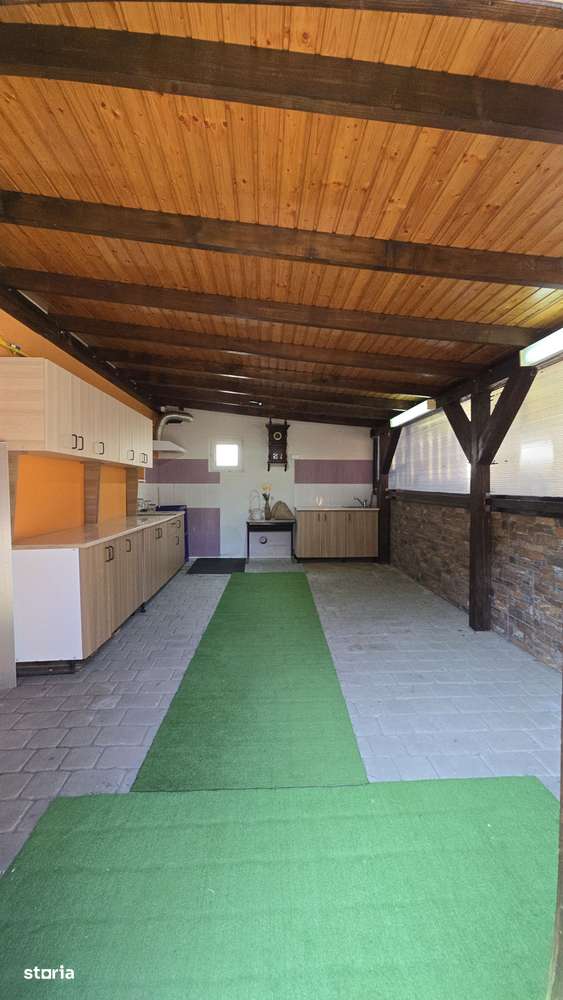 Casă cu mult teren-11