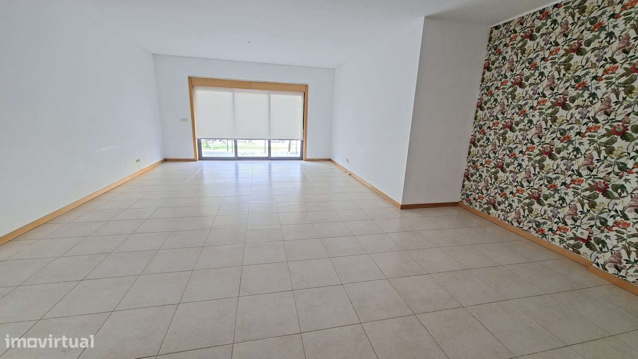 Apartamento T3 com 236m², Garagem, Lugar  estacionamento  Pinhal Novo - Grande imagem: 2/22