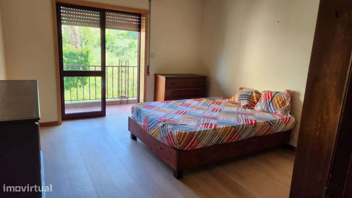 Quarto - localizado em Sé de Braga e São Lázaro Braga - Grande imagem: 4/9