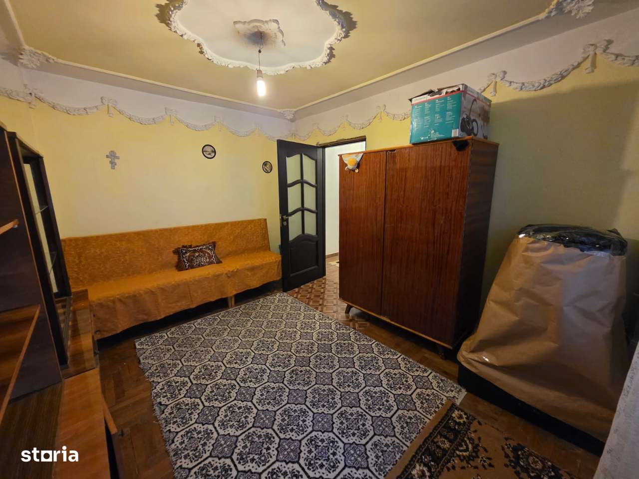 4 camere, decomandat, etaj 1, str. Aprodu Arbore, 79.900 euro neg - Imagine principală: 2/10